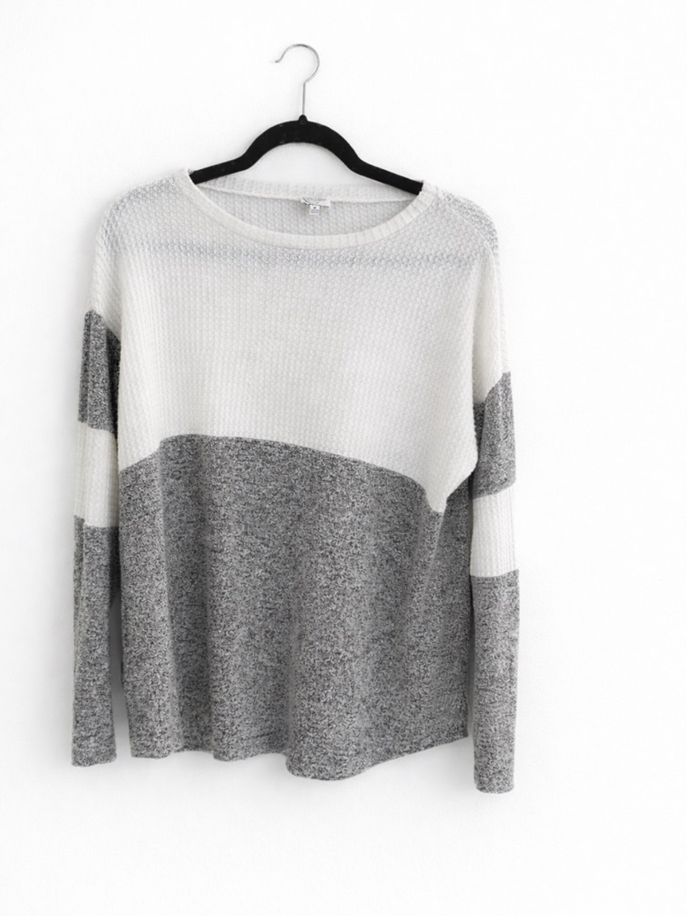 Francesca's Collections Two-Tone White and Gray Knit Sweater